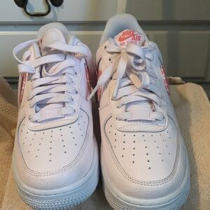 Nike Air Force 1 in Light Pink and White